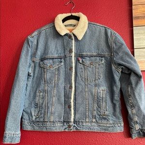 NWOT Levi’s Ex-Boyfriend Sherpa Trucker Jacket - XL